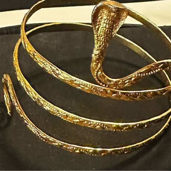 Egyptian style gold tone, snake arm band - Picture 7 of 7